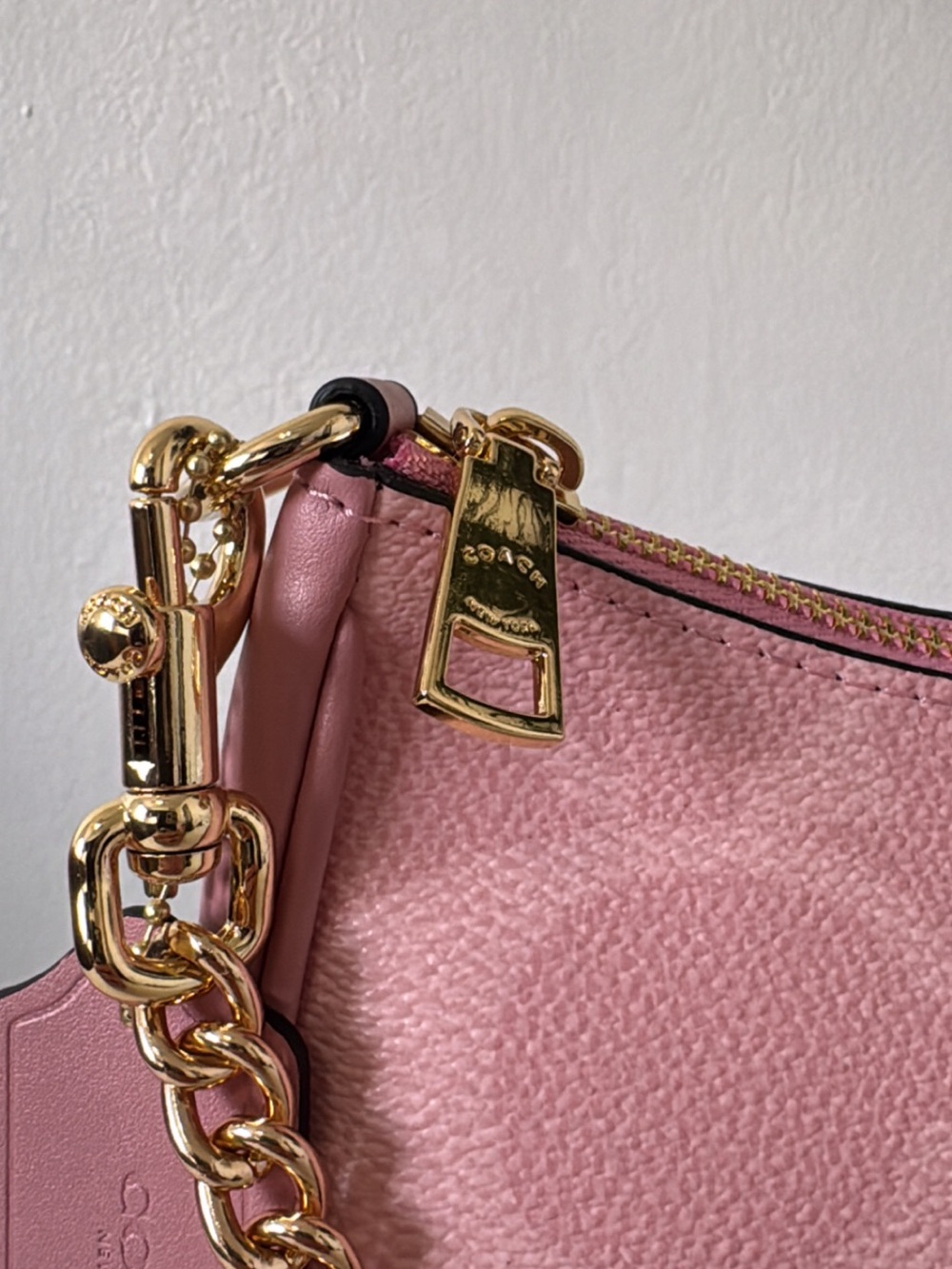 COACH Teri Shoulder Bag In Signature Canvas Pink ( New). (Same Day shipping) - Picture 3 of 11